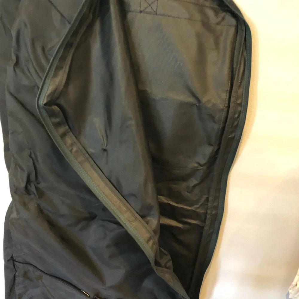 Ciao Black Men's Travel Garment Bag with Front Pocket